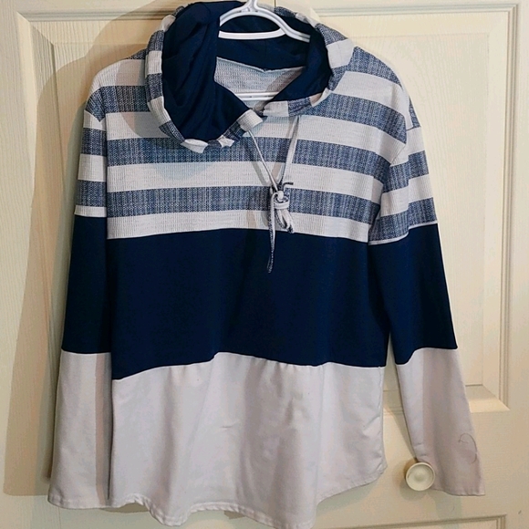 Pullover Hoodie - Picture 5 of 9